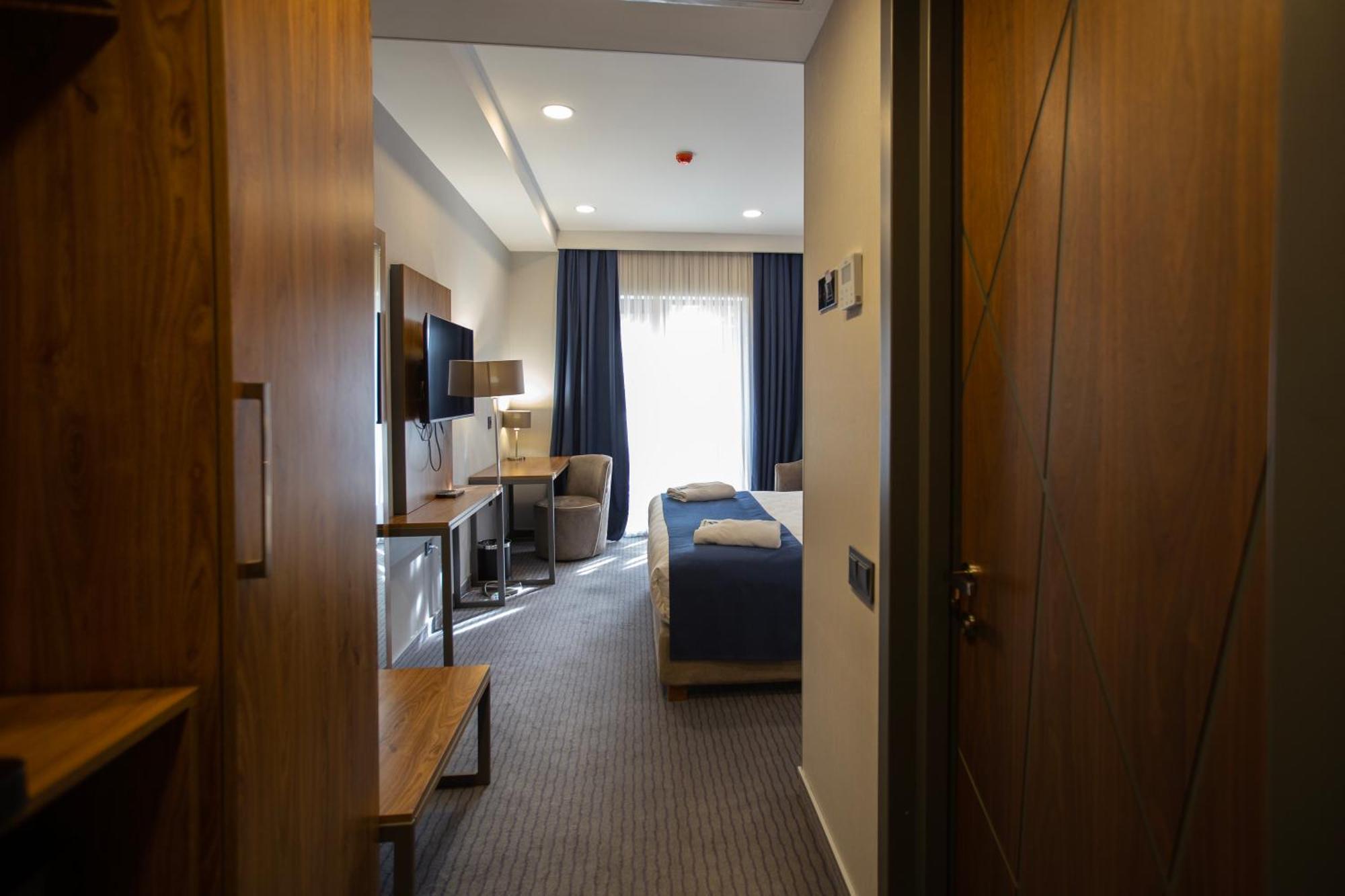 Avenue Hotel Тбілісі Екстер'єр фото