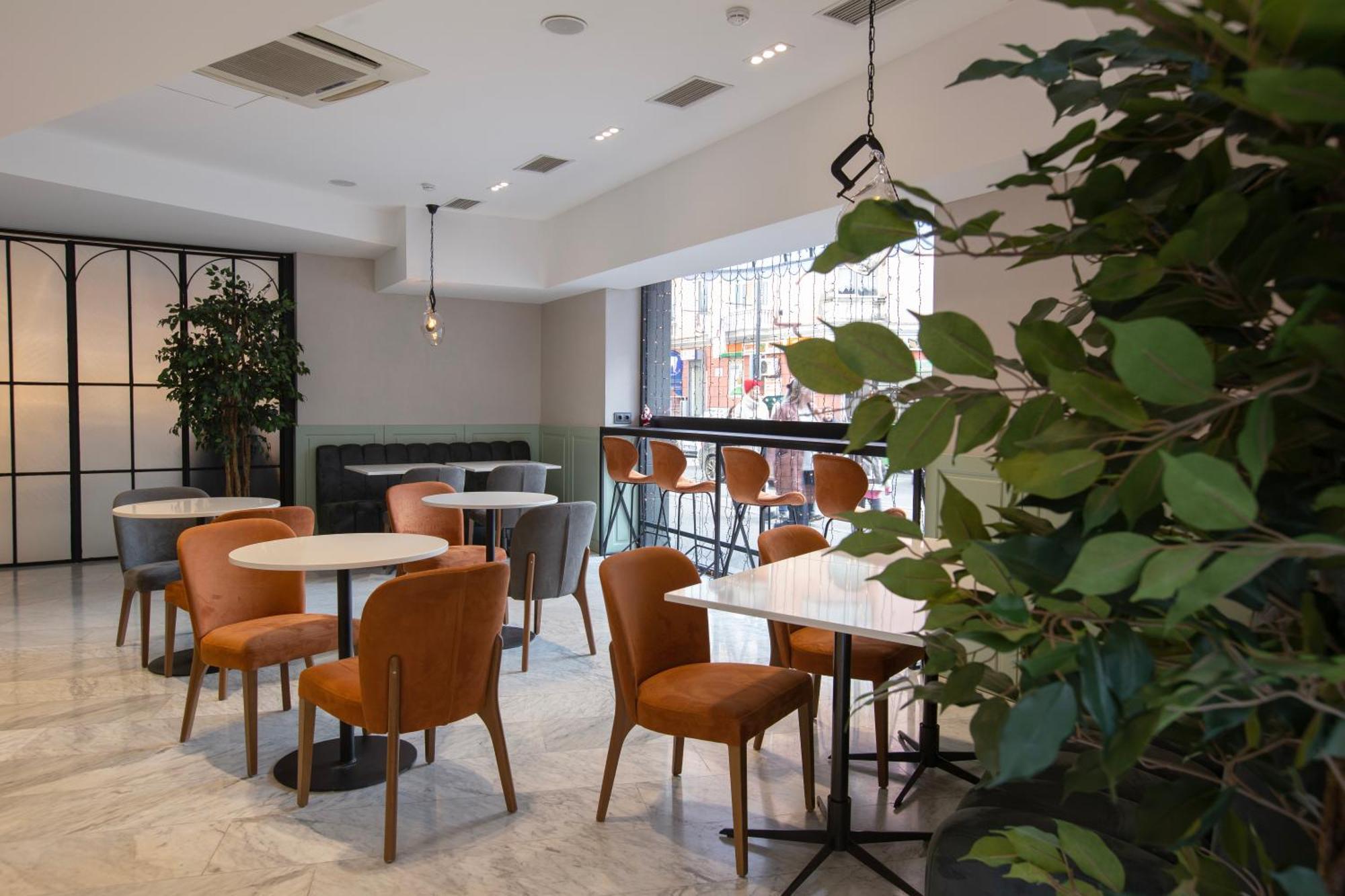 Avenue Hotel Тбілісі Екстер'єр фото
