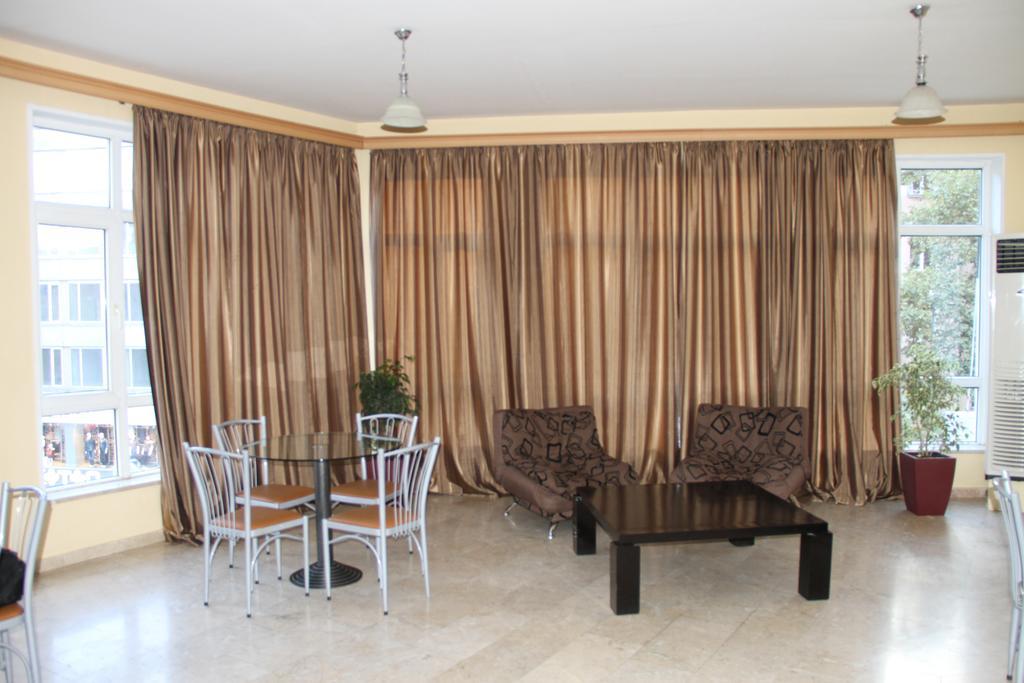 Avenue Hotel Тбілісі Екстер'єр фото