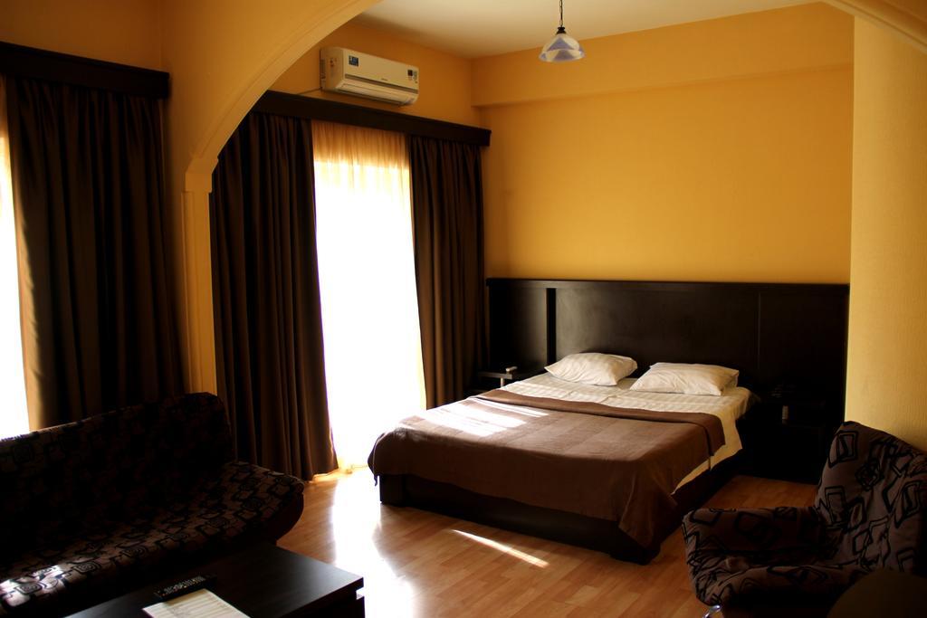 Avenue Hotel Тбілісі Номер фото