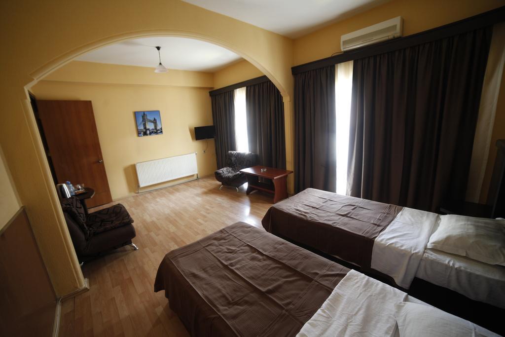 Avenue Hotel Тбілісі Номер фото