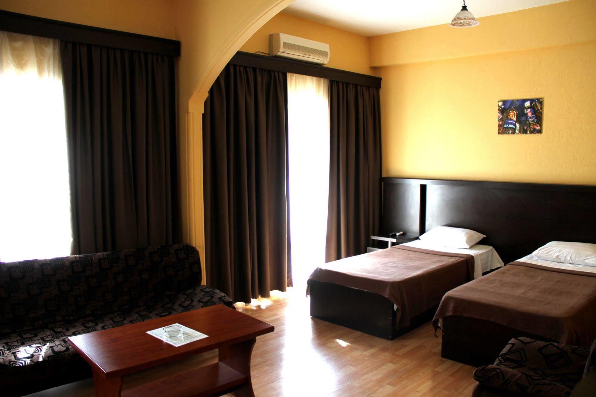Avenue Hotel Тбілісі Екстер'єр фото